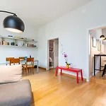 Guesthost - Casa60 * Parme