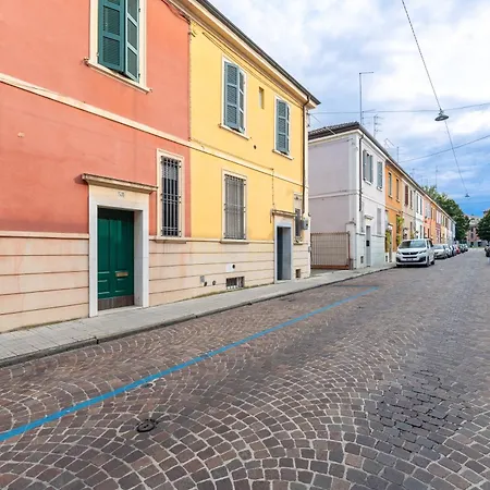 Guesthost - Casa60 Parma