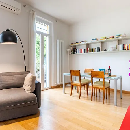 Guesthost - Casa60 * Parma